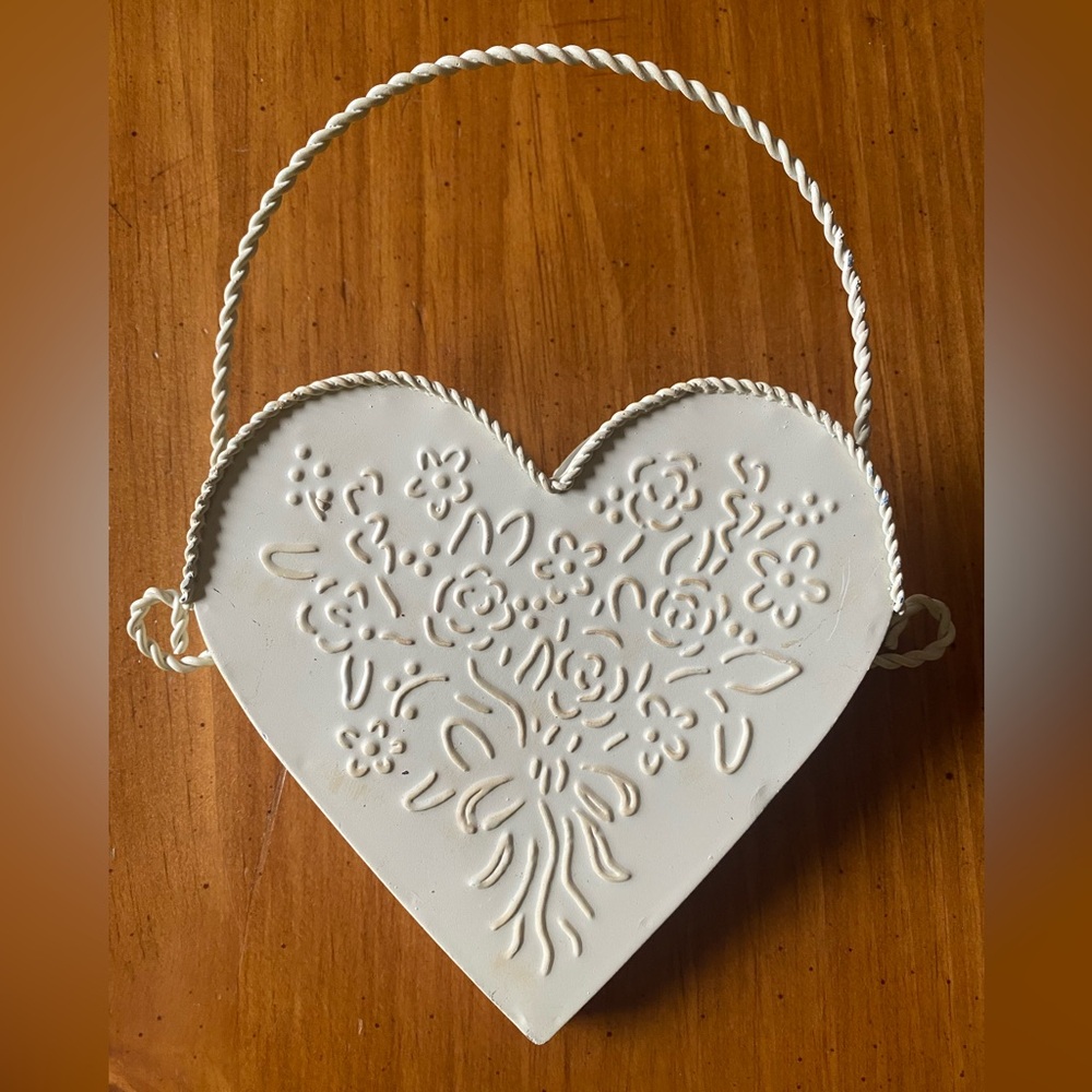 Heart Shaped Planter Wall Hanging Metal Hand Painted Vintage